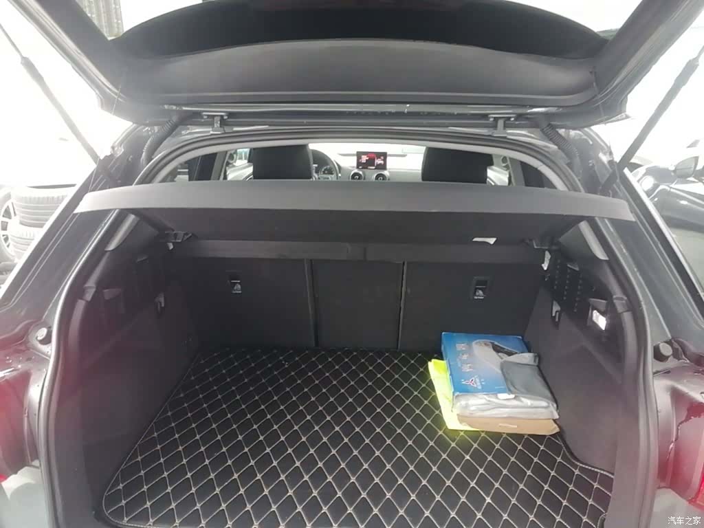 Audi Q2L, 2020 19