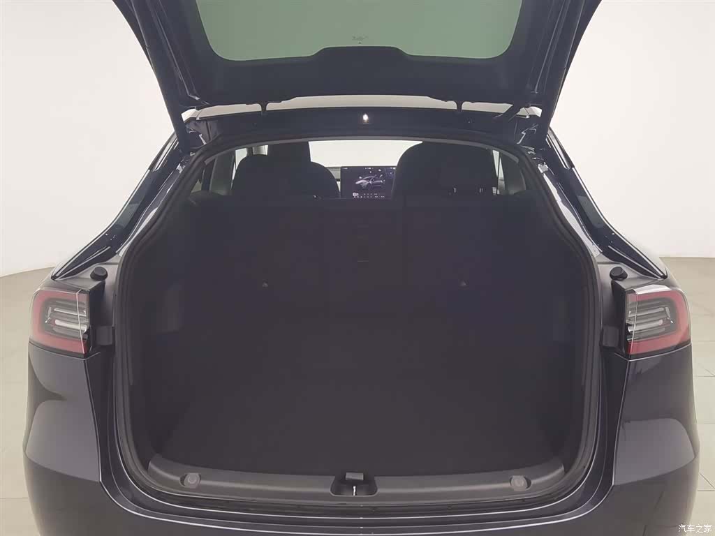 Tesla Model Y, 2022 16