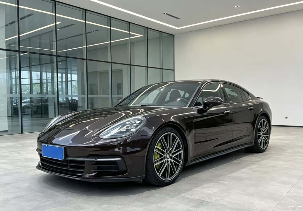 Porsche Panamera, 2018 1