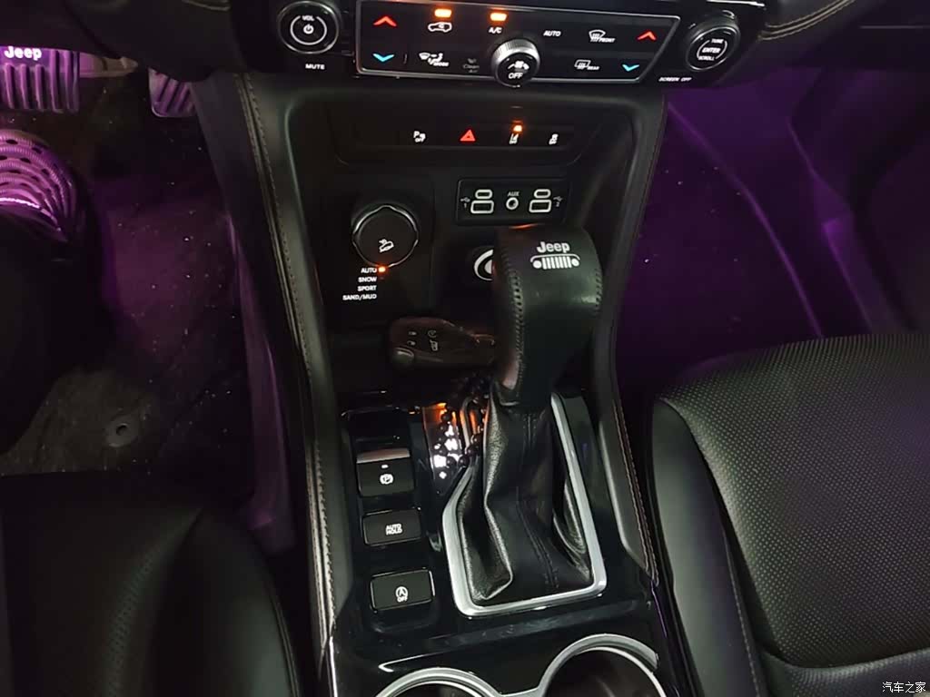 Jeep Grand Commander, 2018 14