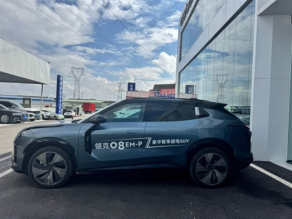 Lynk & Co 08 EM-P