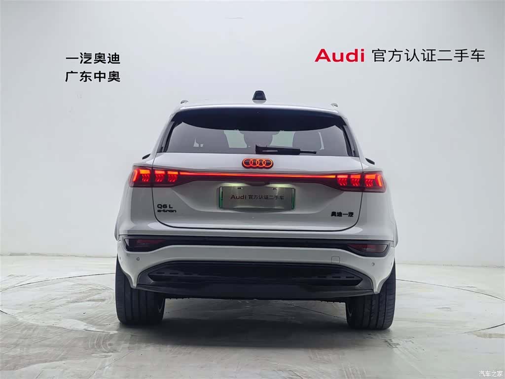 Audi e-tron, 2025 все фото