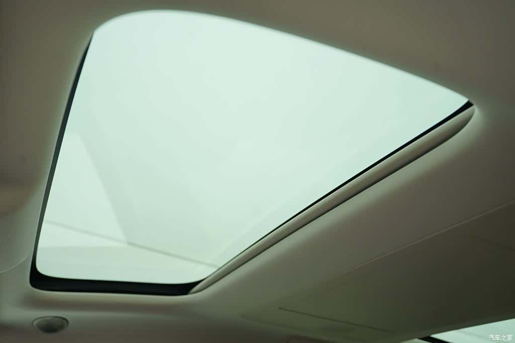 Li Auto i8, 2026 10