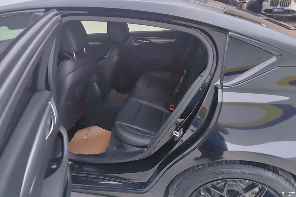 Cadillac CT5, 2023 11