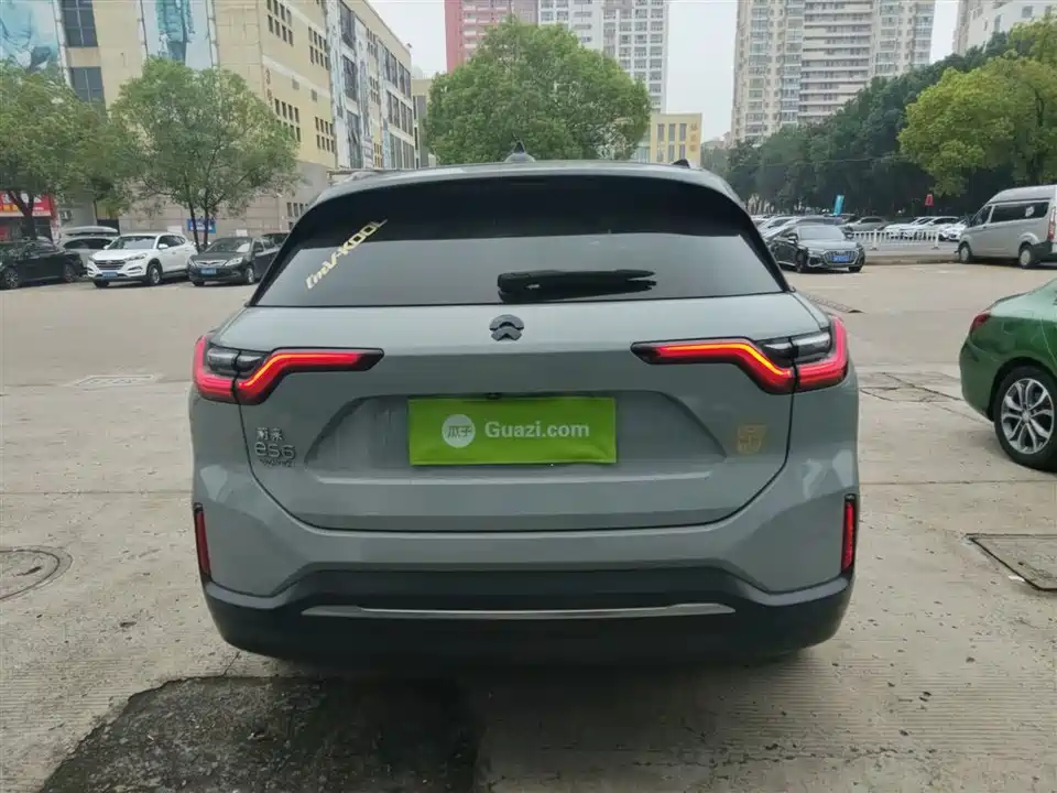 NIO ES6