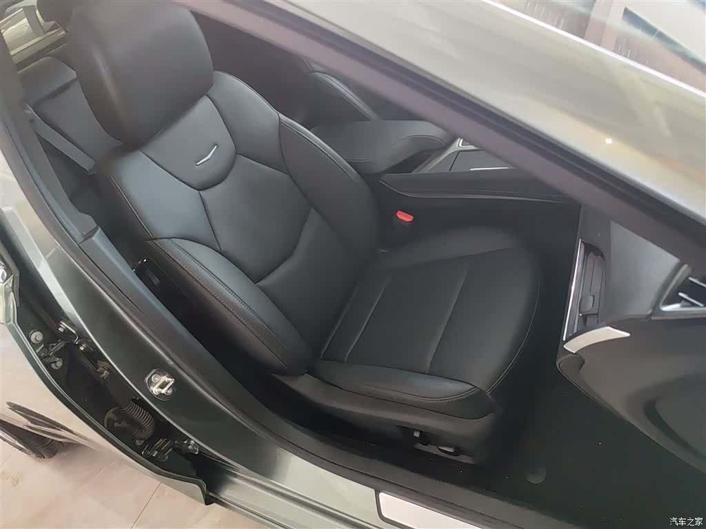 Cadillac CT5, 2022 25
