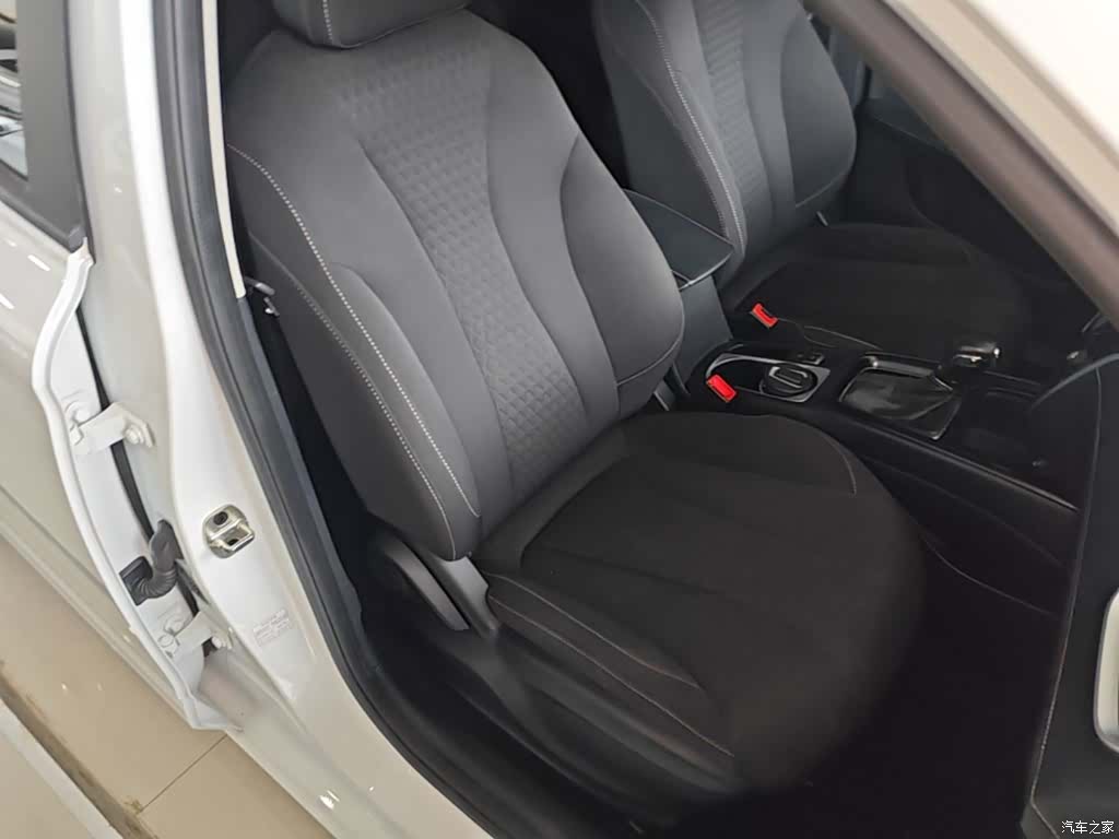 Roewe i5, 2020 25