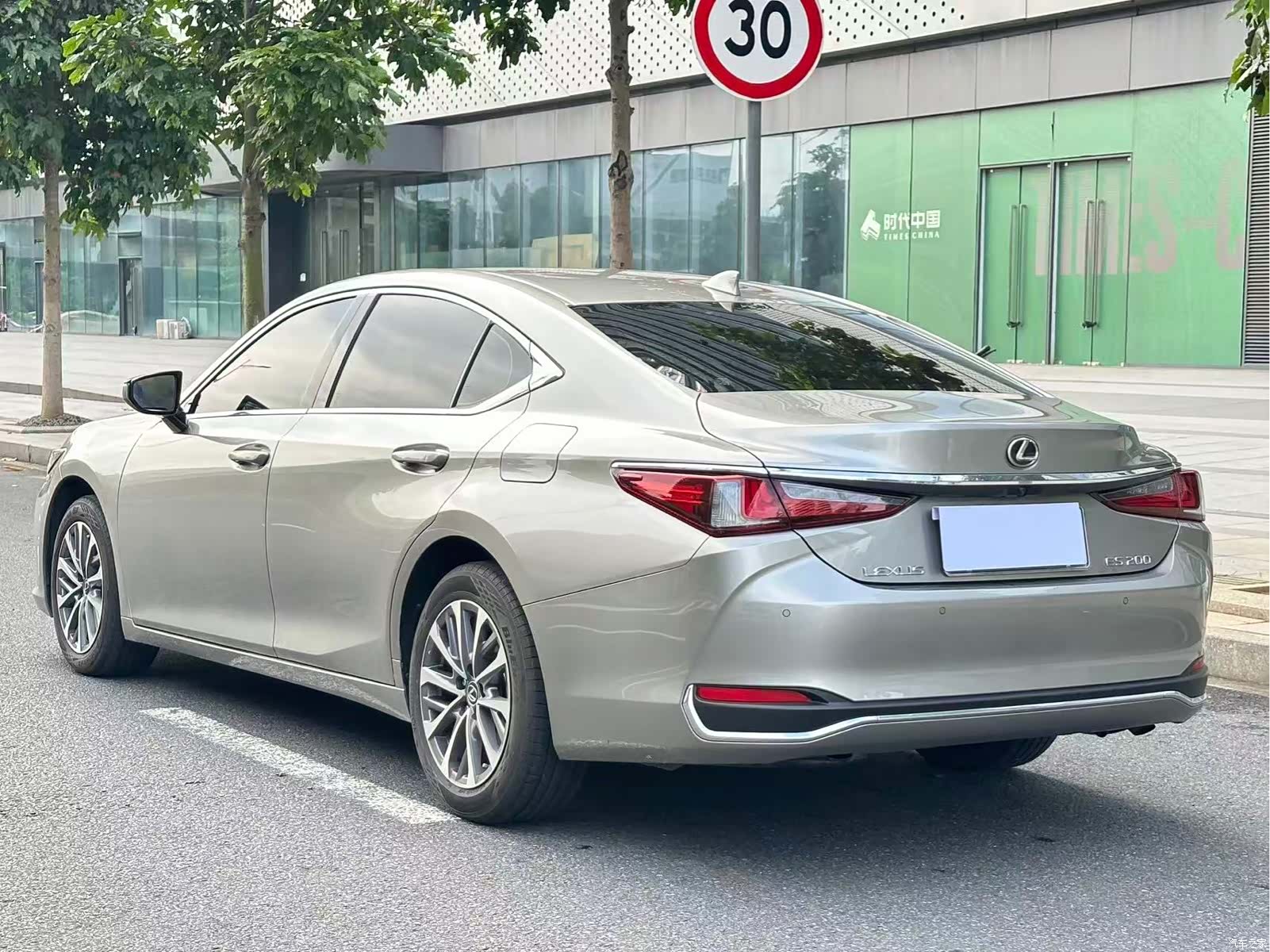 Lexus ES, 2024 12