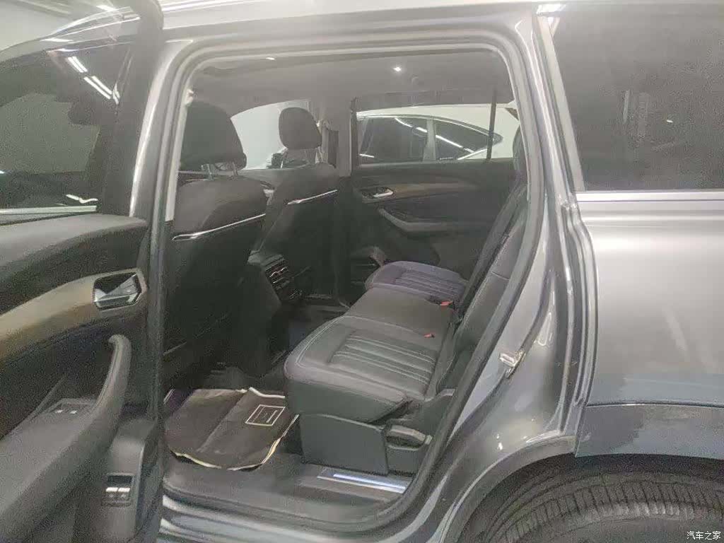 Audi Q6, 2023 6