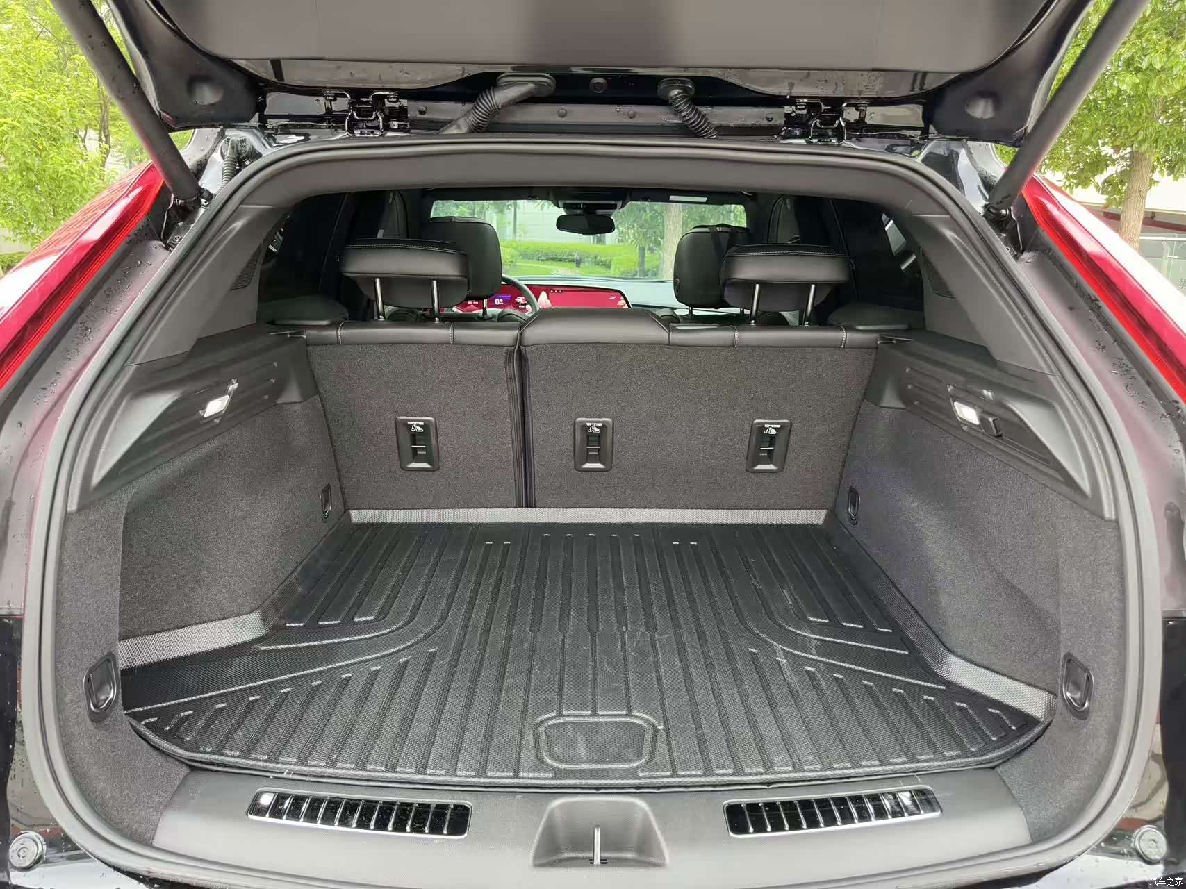 Cadillac XT4, 2026 23