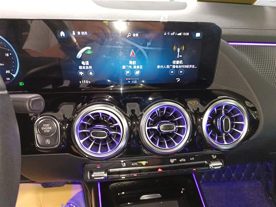 Mercedes-Benz GLA Mercedes-Benz GLA