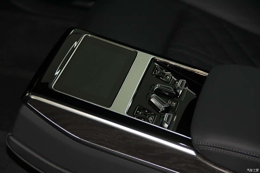 Audi A8L, 2023 21