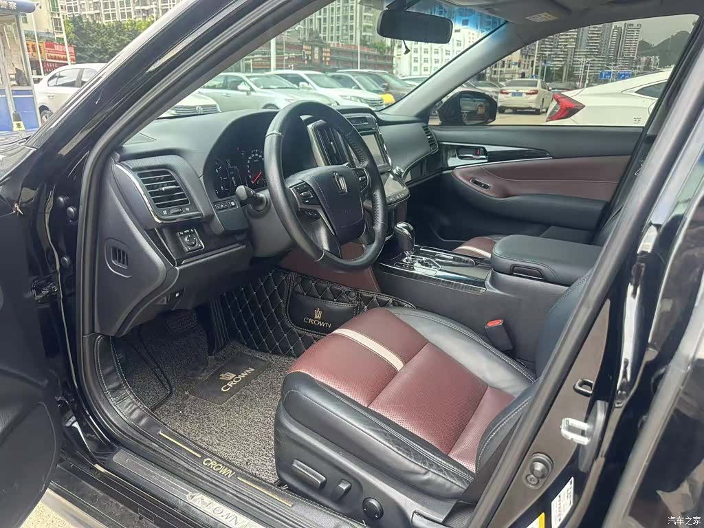 Toyota Crown, 2017 2