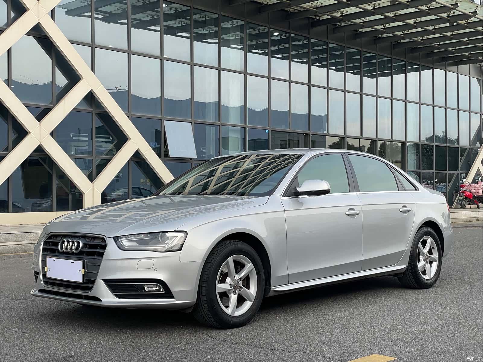 Audi A4L, 2014 1