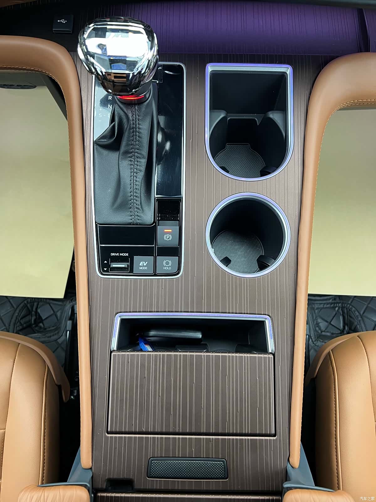 Toyota Granvia, 2024 21
