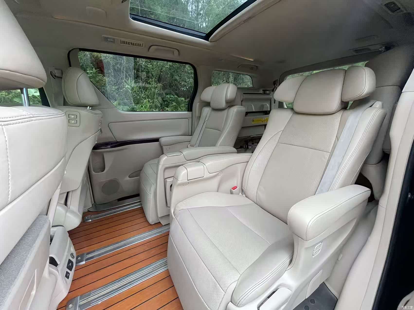 Toyota Alphard, 2014 9