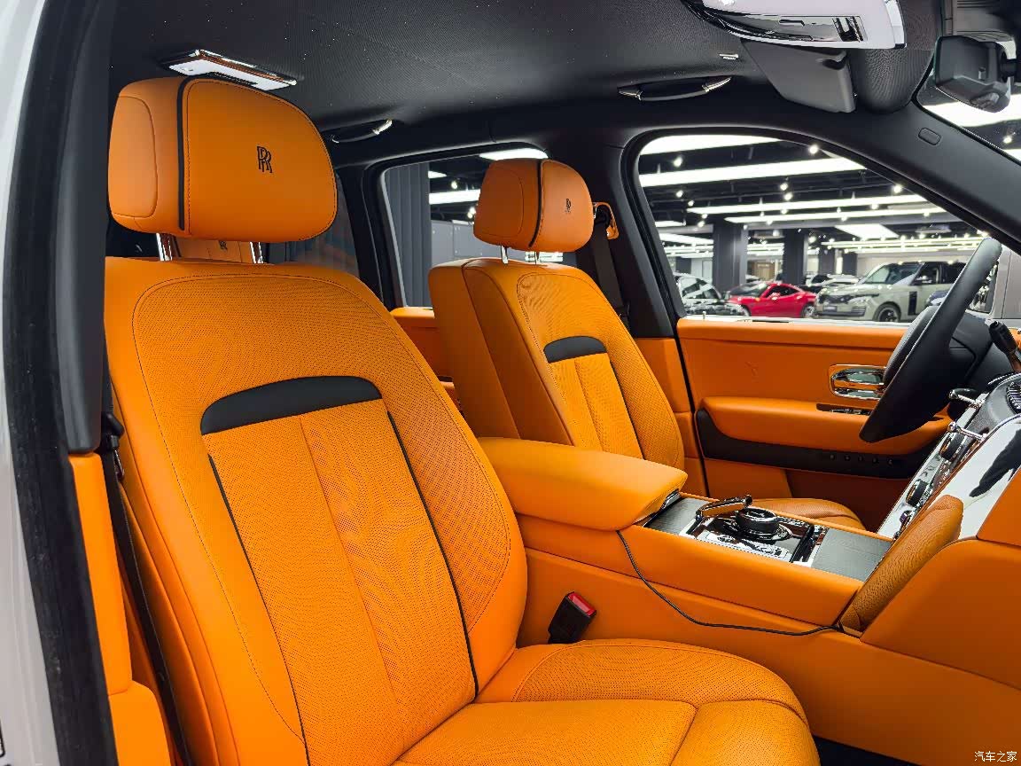 Rolls-Royce Cullinan, 2022 12