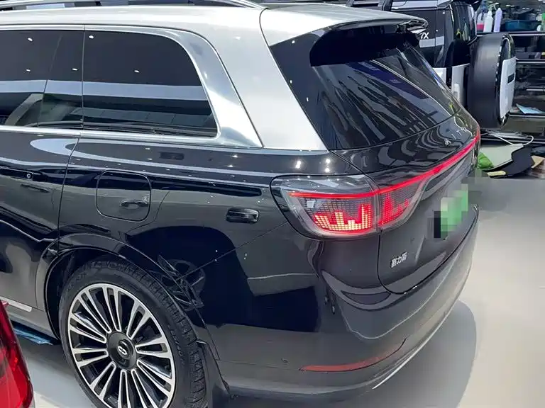 AITO Ask the world M9