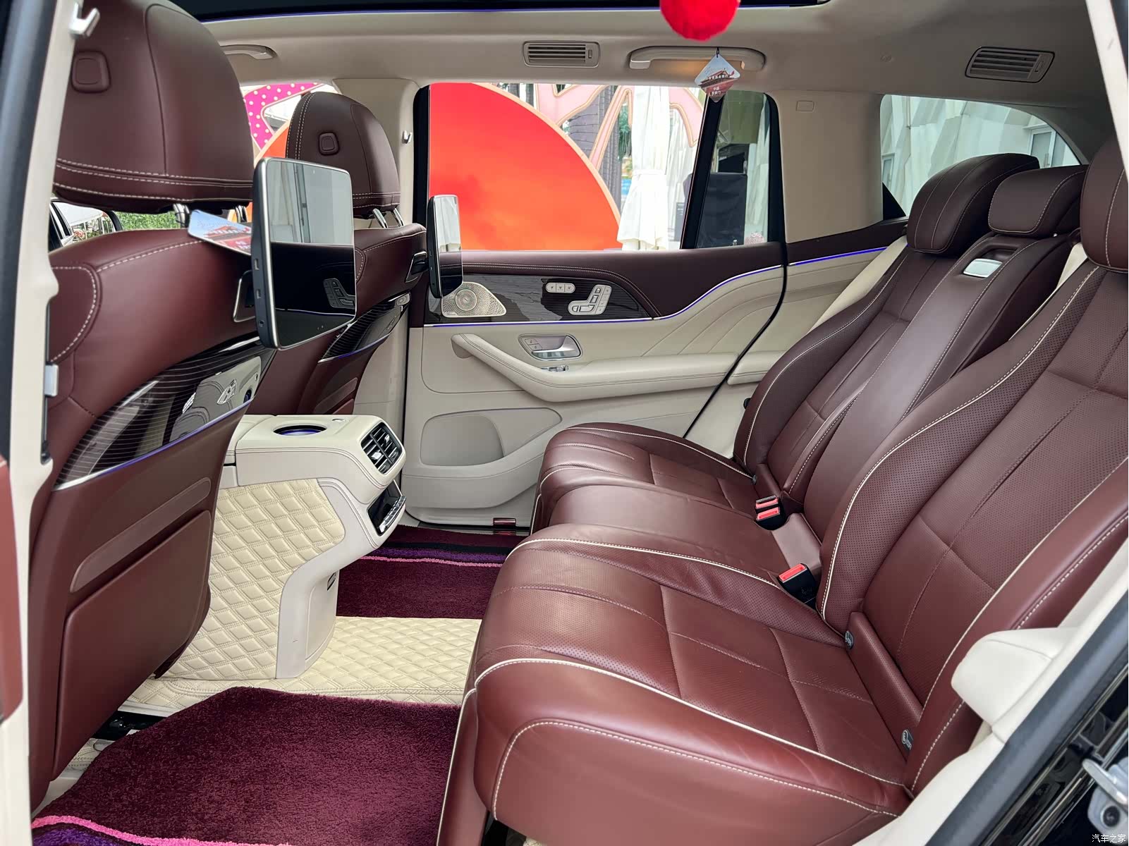 Maybach GLS, 2021 14
