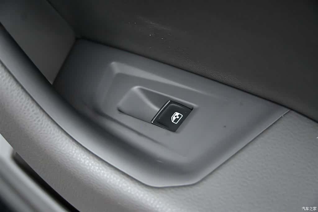 Volkswagen Touareg, 2025 26