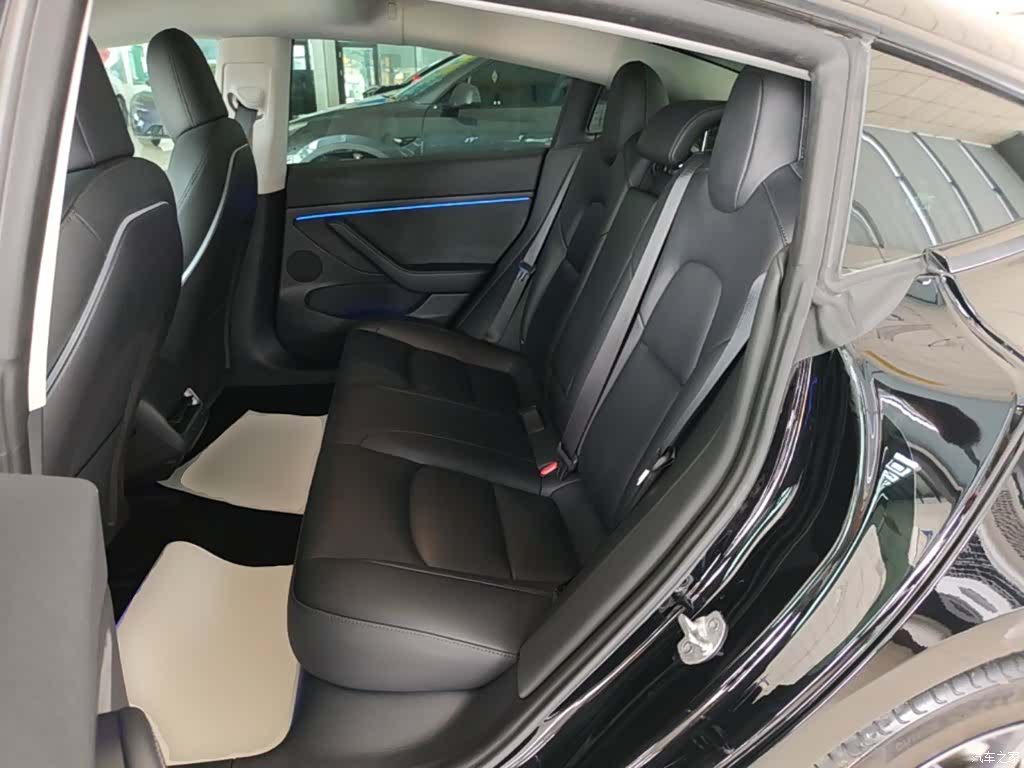 Tesla Model 3, 2023 17