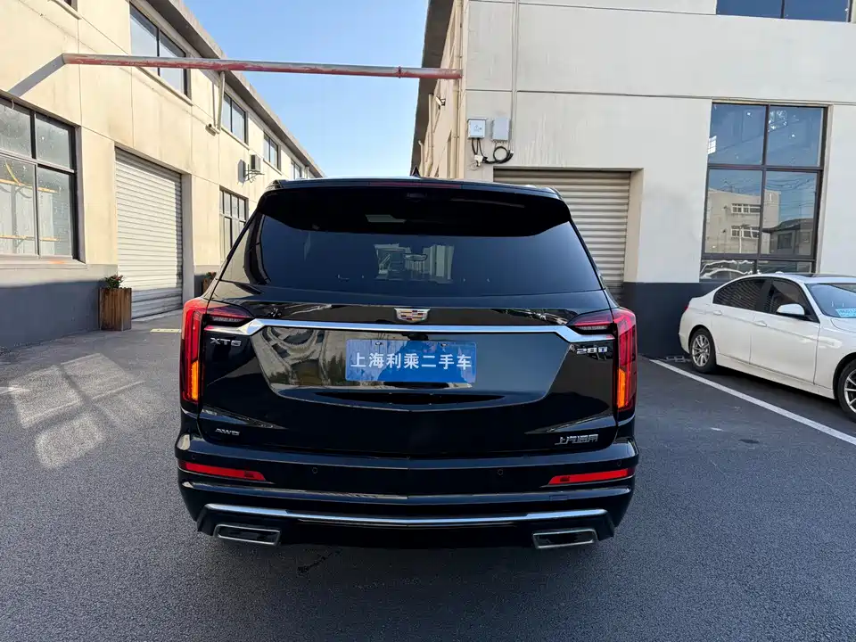 Cadillac XT6