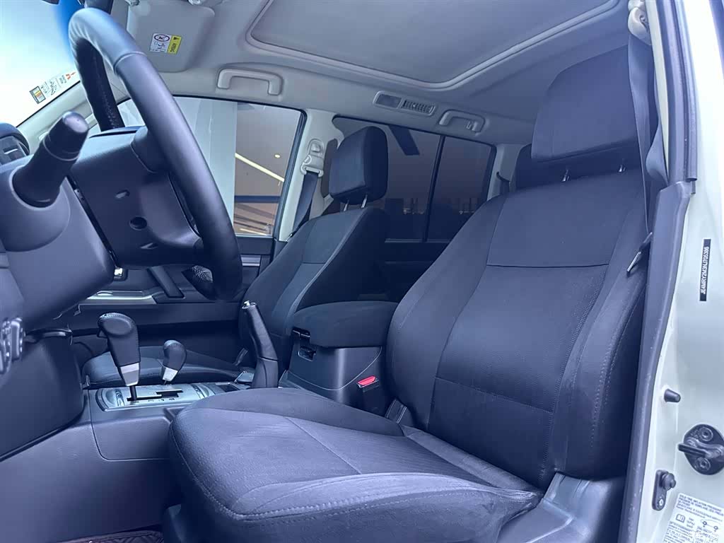 Mitsubishi Pajero, 2024 11