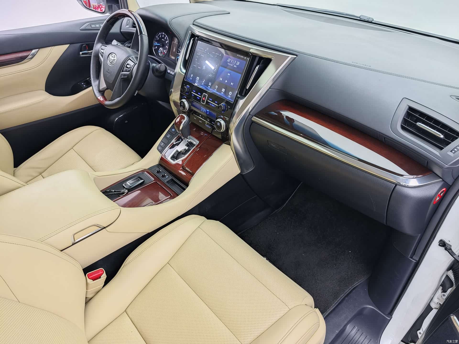 Toyota Alphard, 2015 9