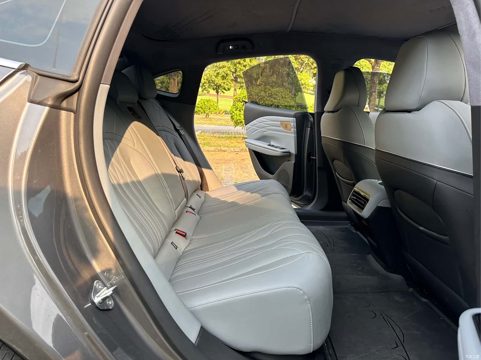 Geely E8, 2026 6
