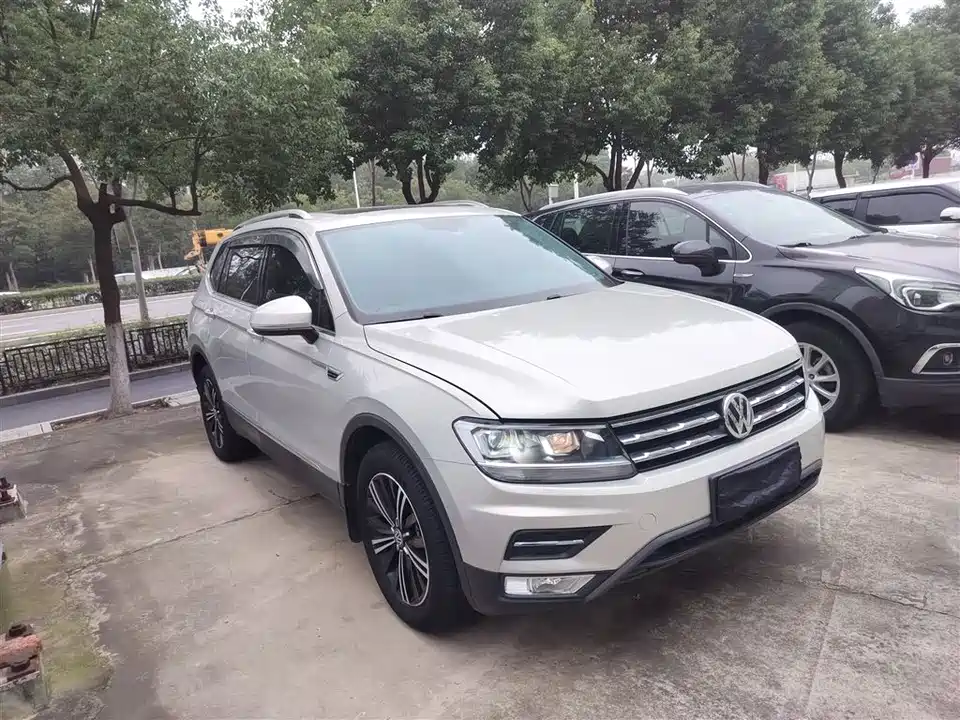 Volkswagen Tiguan L