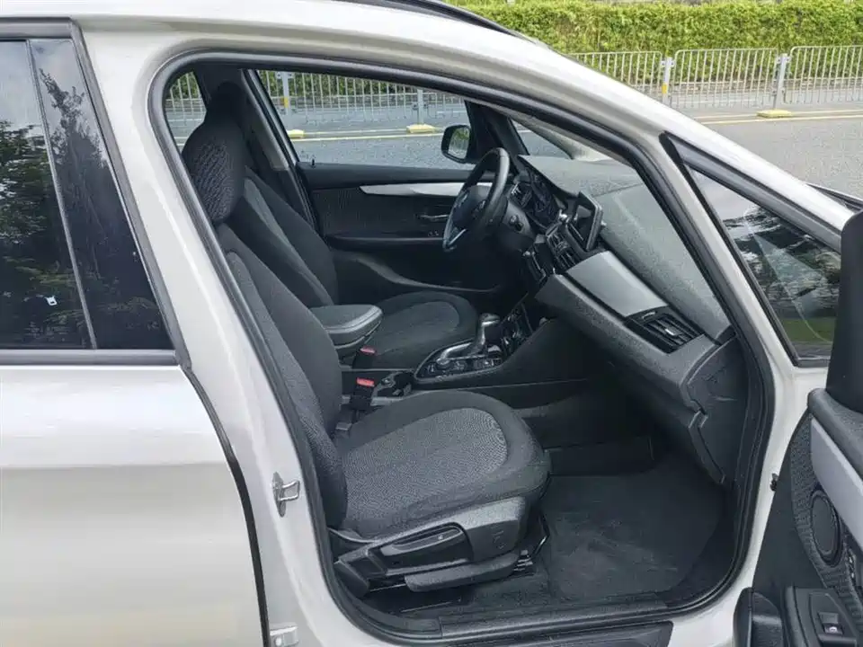 BMW 2 series station wagon