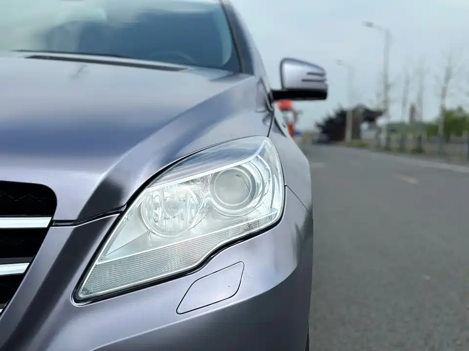 Mercedes-Benz R-class
