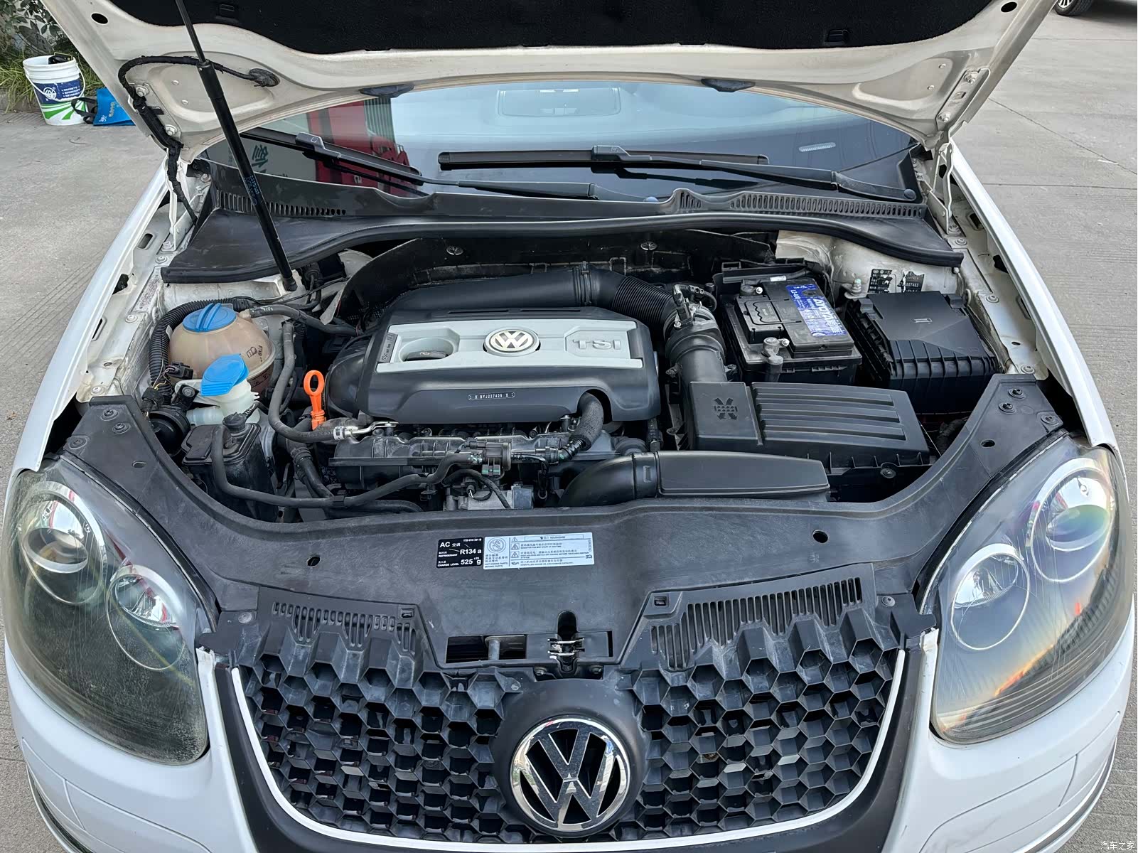 Volkswagen Sagitar, 2011 16