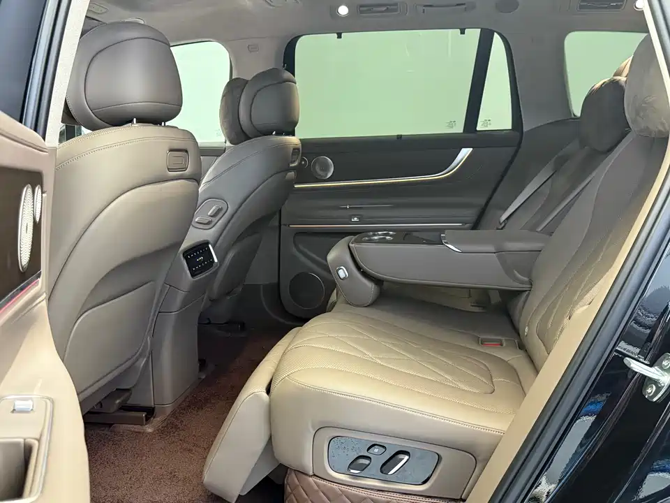 AITO Ask the world M9