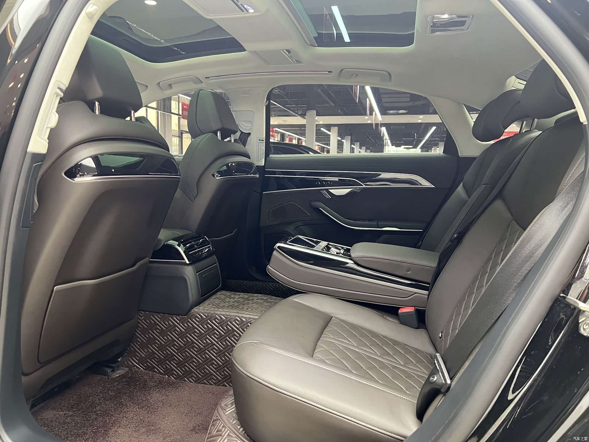 Audi A8L, 2021 12