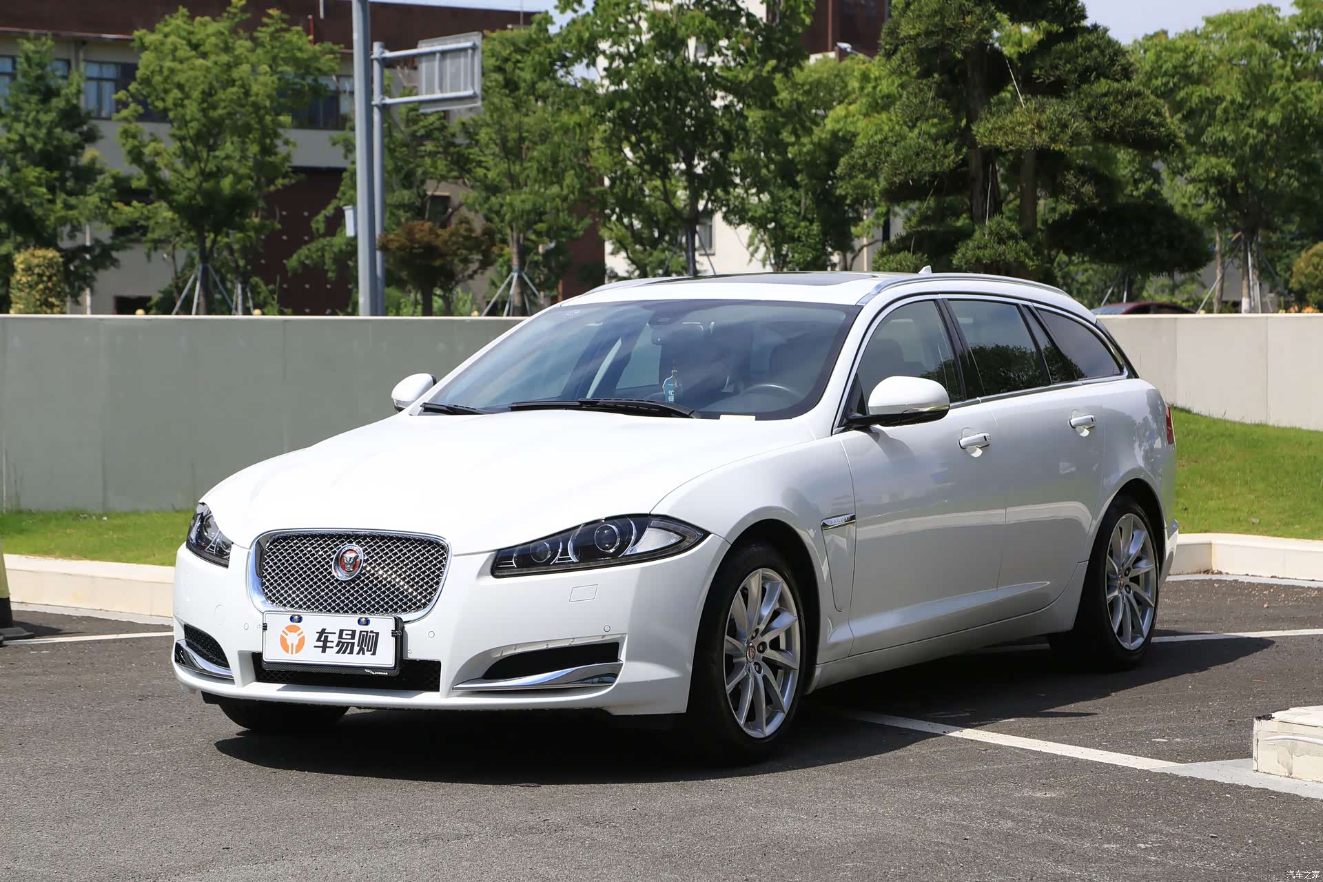 Jaguar XF, 2016 1