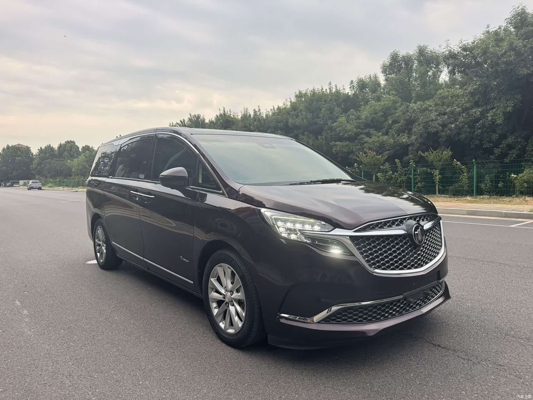 Buick GL8, 2020 3