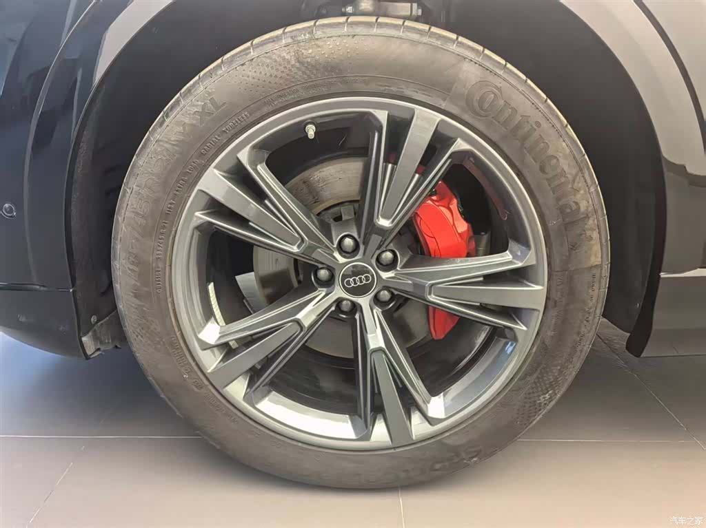 Audi Q8, 2025 15