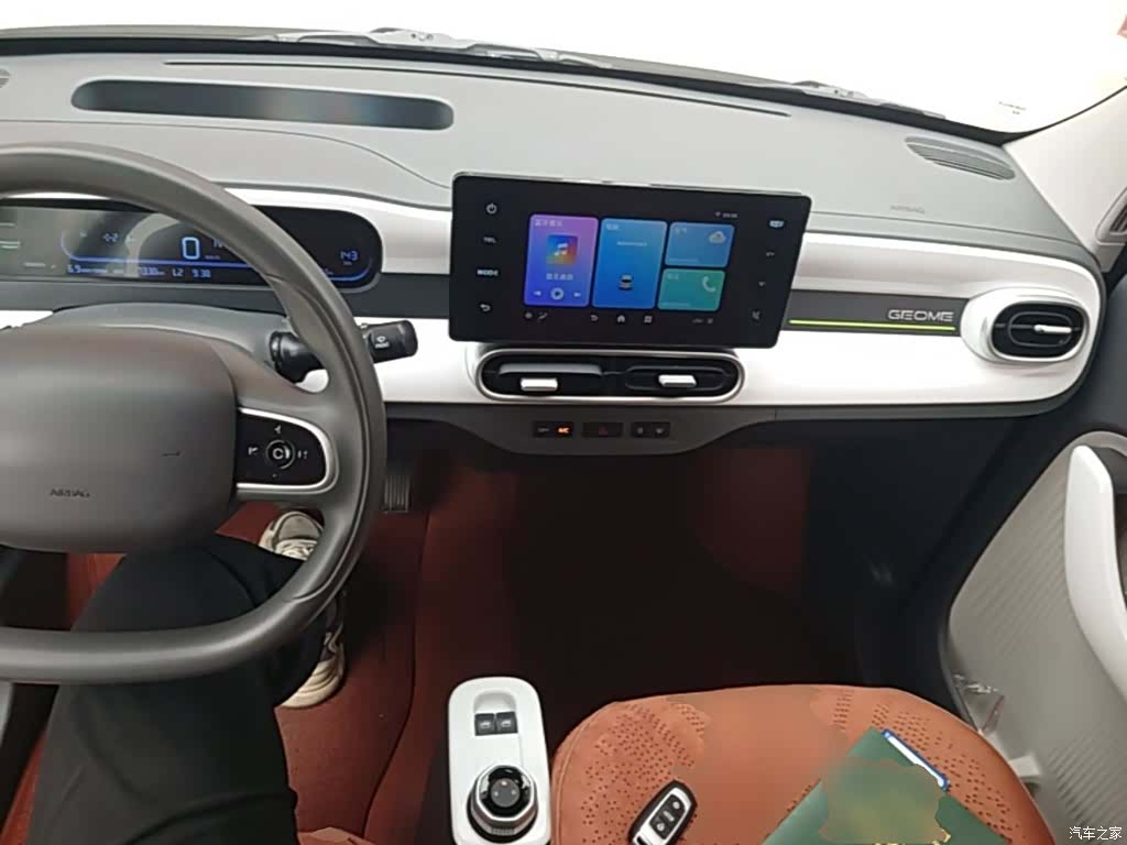 Geely Panda, 2025 10