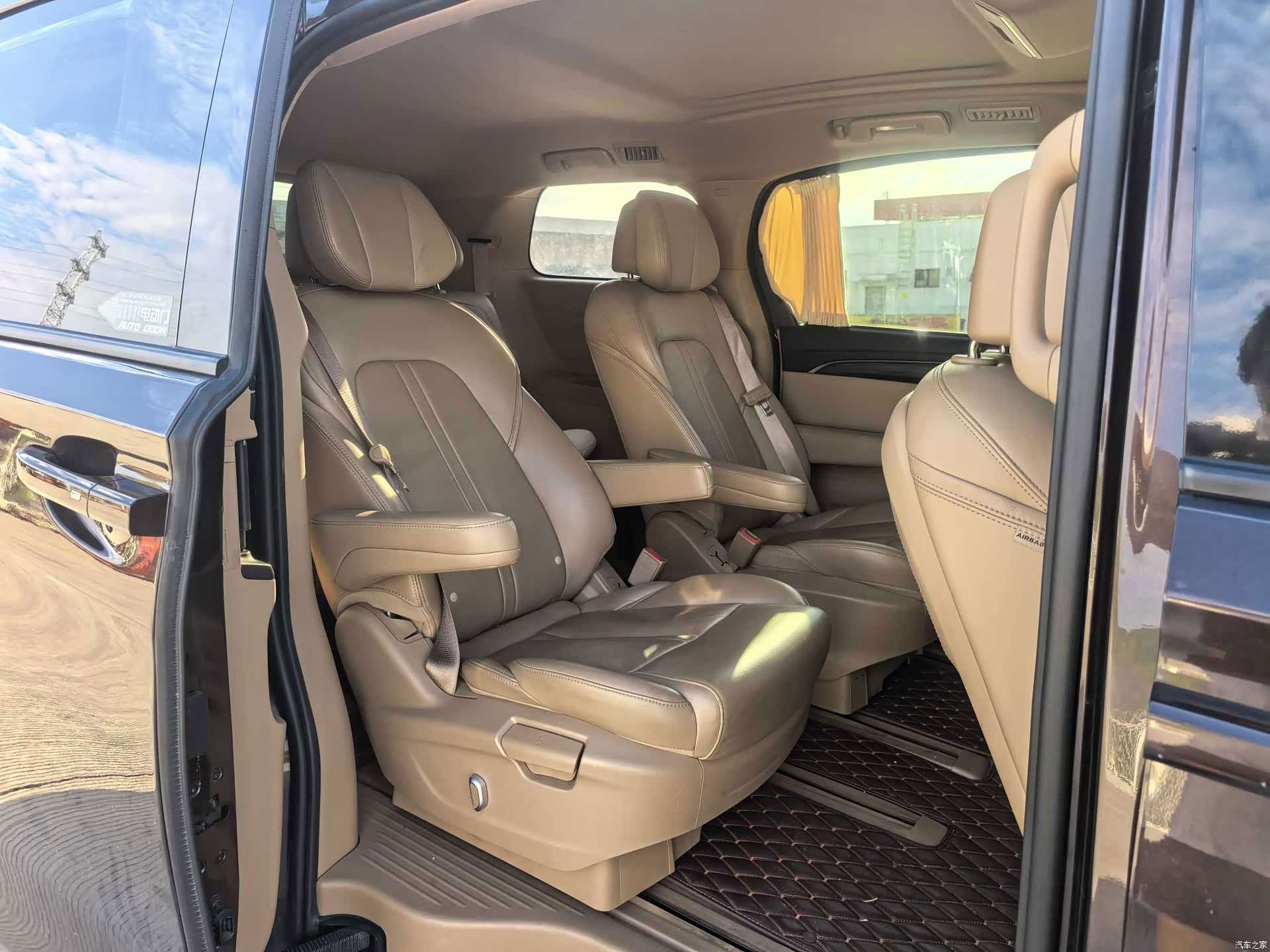 Buick GL8, 2020 9