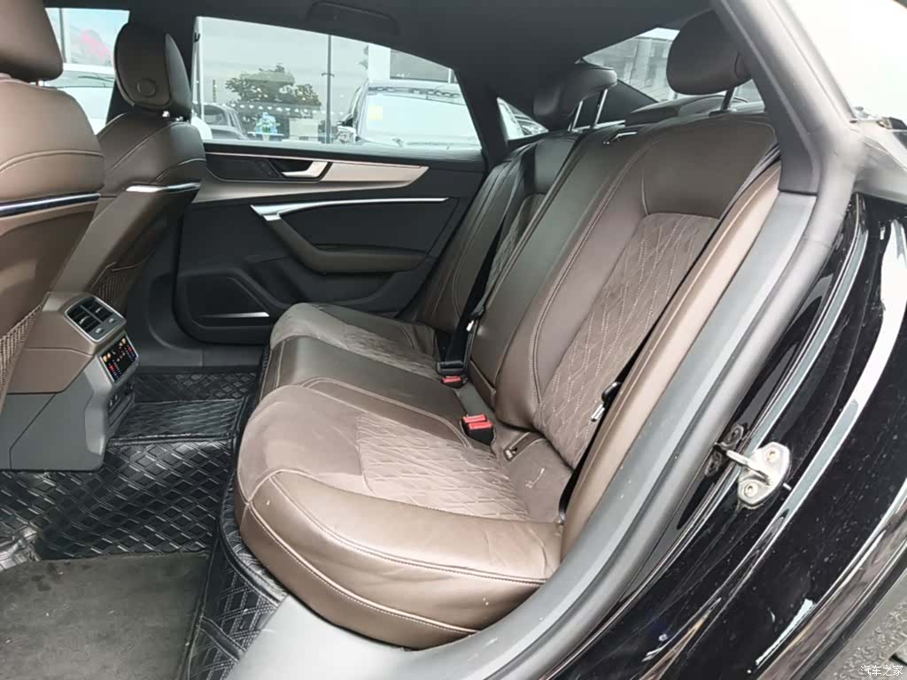 Audi A7L, 2023 17