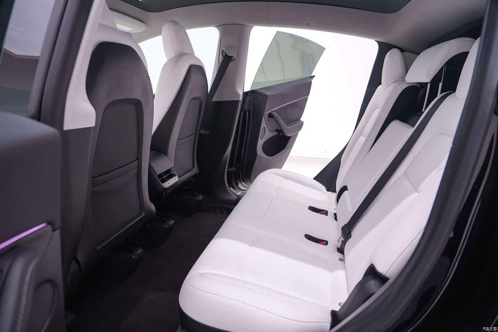 Tesla Model Y, 2021 16