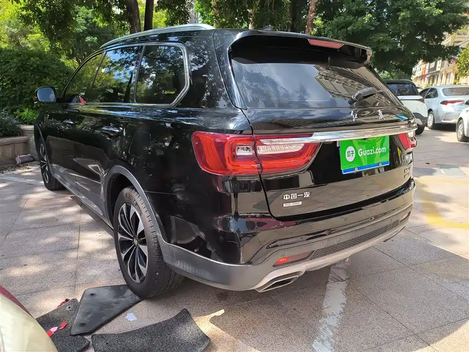 Hongqi HS7