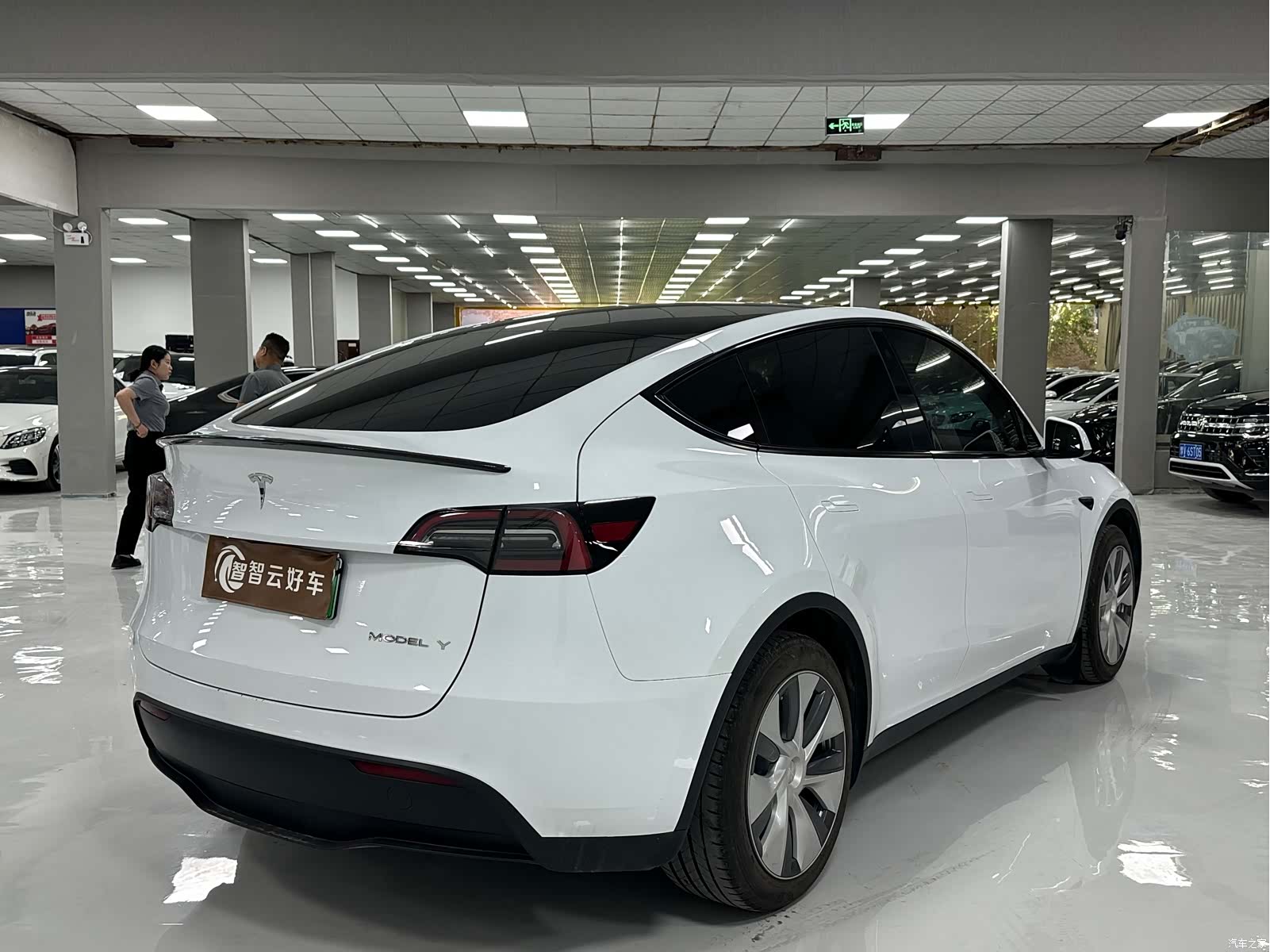 Tesla Model Y, 2023 9
