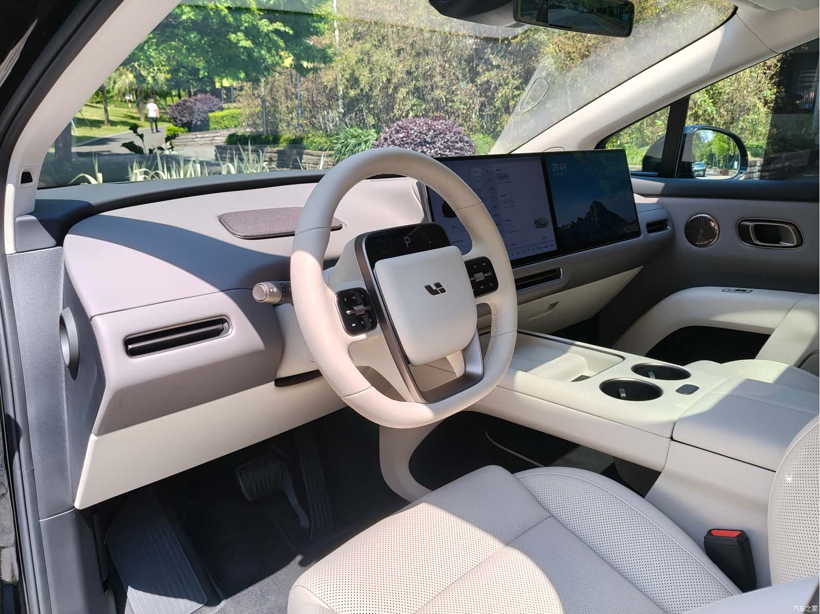 Li Auto i8, 2025 9