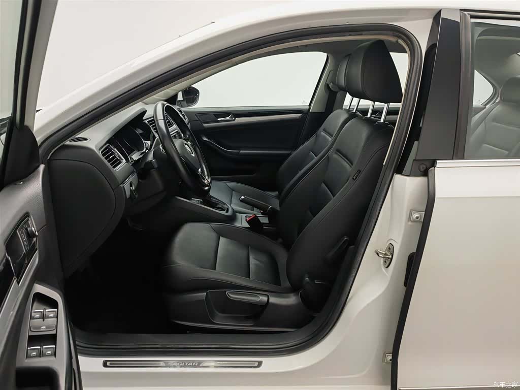 Volkswagen Sagitar, 2019 10