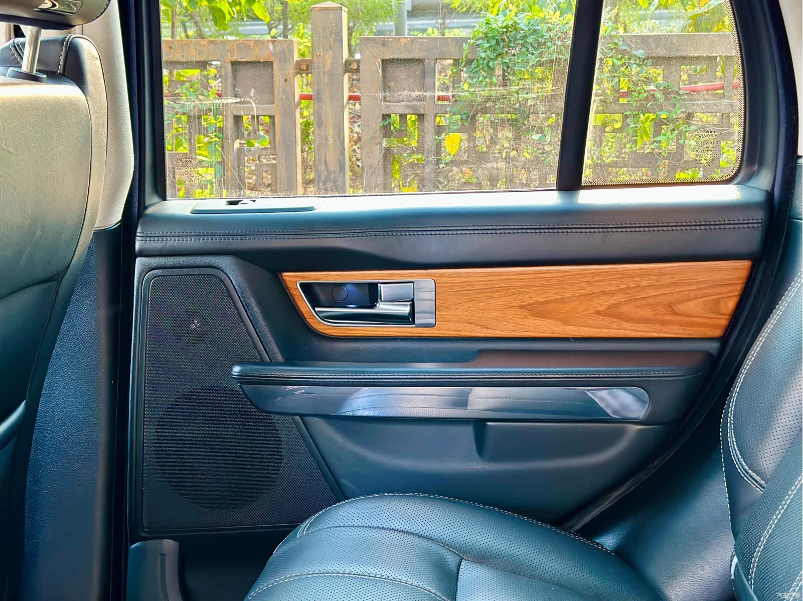 Land Rover Range Rover, 2012 28