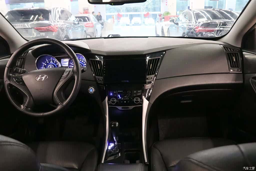 Hyundai Sonata, 2013 все фото
