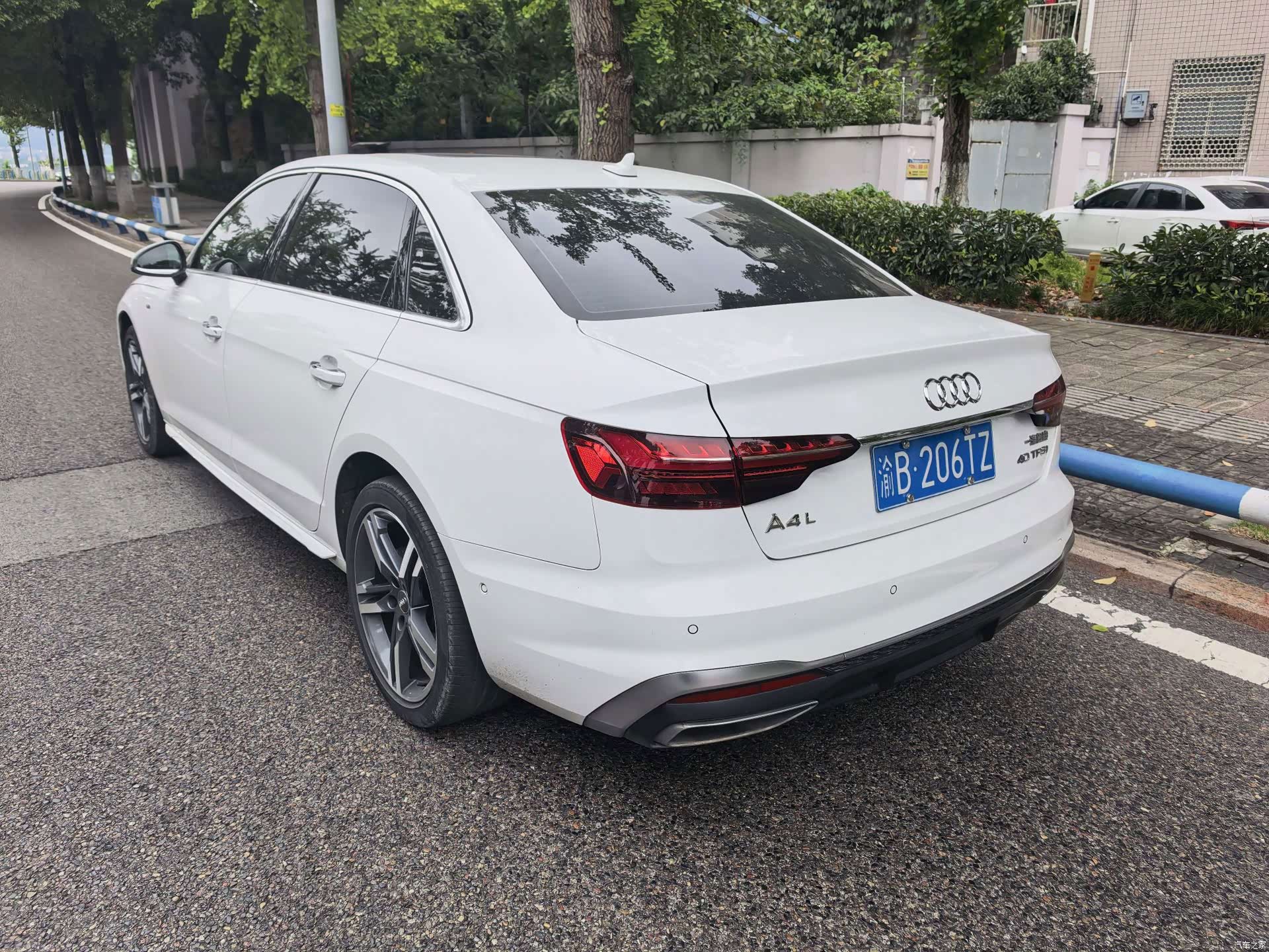 Audi A4L, 2021 7