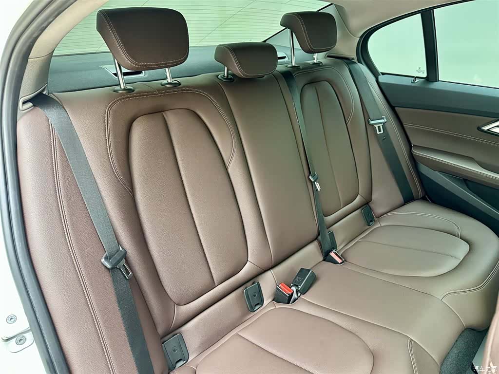 BMW 1 Series, 2023 8